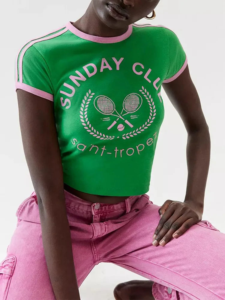 Women's "Sunday Club" two-tone letter graphic O-neck short-sleeved crop top.