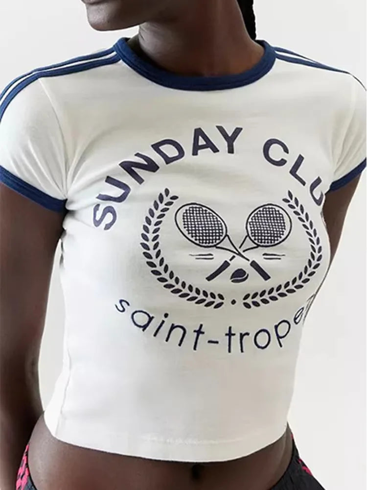 Women's "Sunday Club" two-tone letter graphic O-neck short-sleeved crop top.
