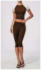 Two-Tone Contrast Seam Crop Top And Capri Leggings Set