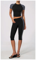 Two-Tone Contrast Seam Crop Top And Capri Leggings Set
