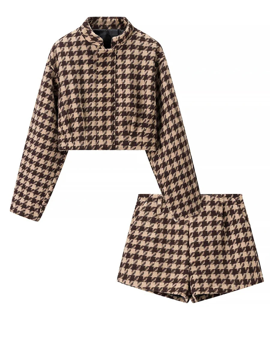 Hounds-tooth patterned outfit with jacket and shorts