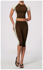 Two-Tone Contrast Seam Crop Top And Capri Leggings Set