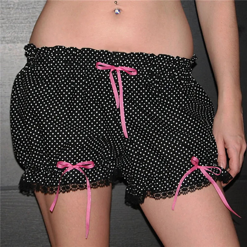 Women's charming Hotsweet printed shorts with lace.