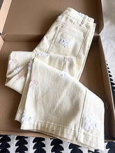 White Embroidered Bear Bow Pattern Jeans