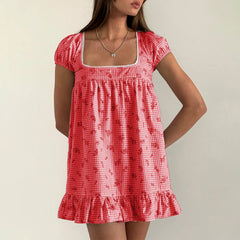 Women's charming square neck printed mini dress.