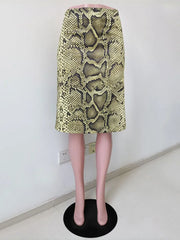 Skirt with snake print on a mannequin 