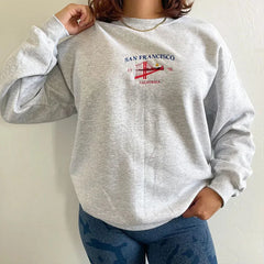 Sweatshirt with "San Francisco" and Golden Gate Bridge embroidery.