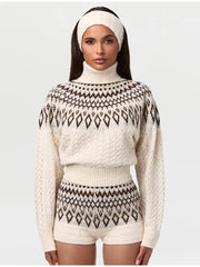 Turtleneck Pattern Knit Ctop Sweater And Shorts