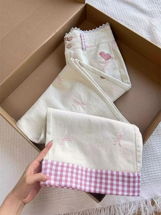 White Denim With Pink Lace Trim Teddy Embroidery Patchwork Jeans