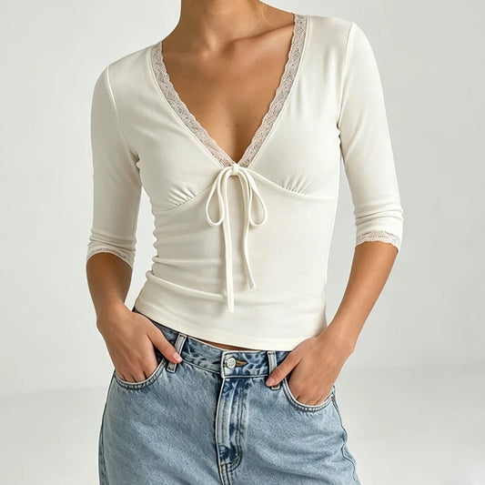 Lace Trim V‑Neck 3/4 Sleeve Crop Top
